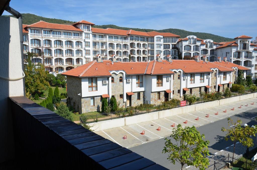 Apartments In Complex Chateau Nessebar Sveti Vlas Exterior photo