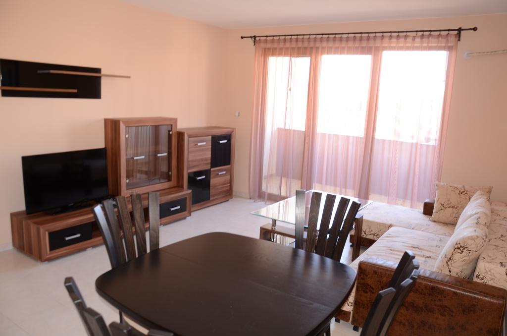 Apartments In Complex Chateau Nessebar Sveti Vlas Exterior photo