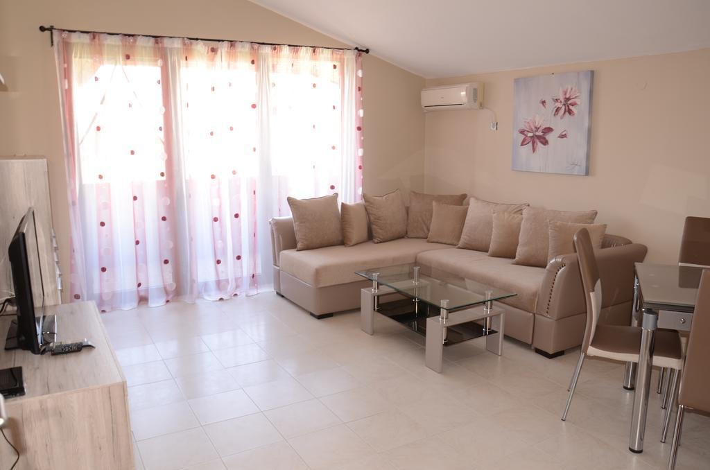 Apartments In Complex Chateau Nessebar Sveti Vlas Exterior photo