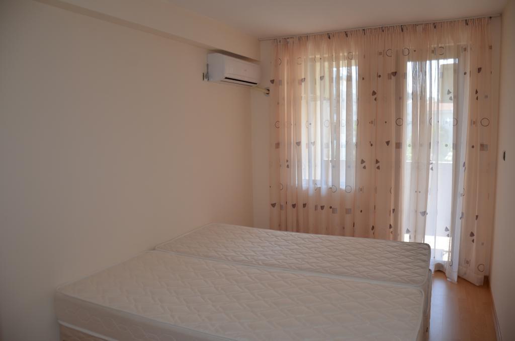 Apartments In Complex Chateau Nessebar Sveti Vlas Exterior photo