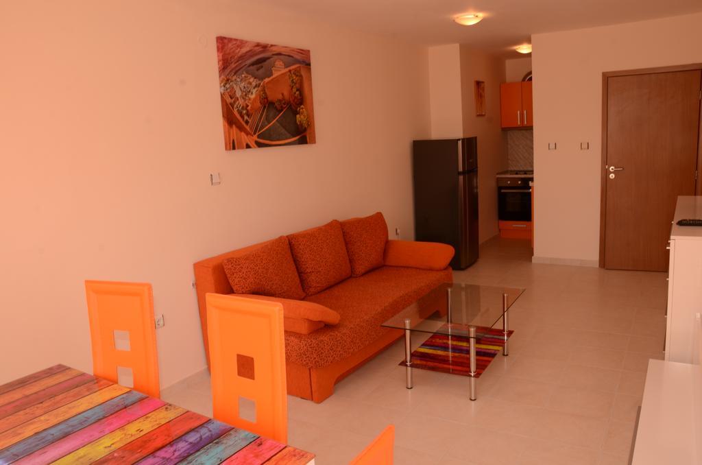 Apartments In Complex Chateau Nessebar Sveti Vlas Exterior photo